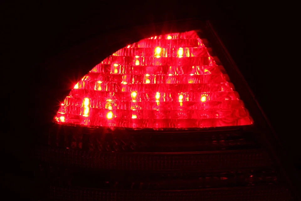 Juego de luces traseras de lente cromadas rojas/claras para 00-05 Mercedes-Benz S430 con carrocería W220 Foto 4 de 4