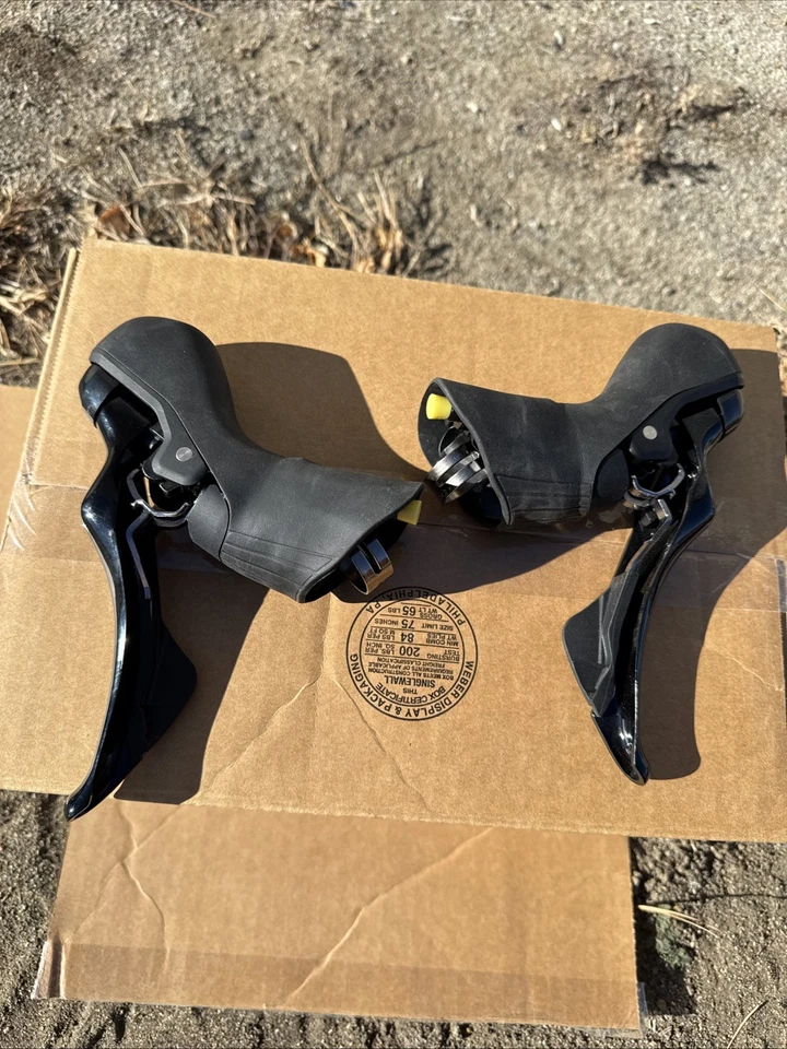 Shimano 105 12 Speed Mechanical Shifter Set Hydraulic Brake - Image 4 of 4