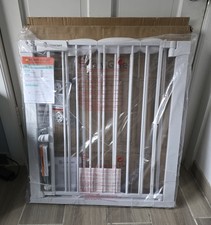 COMOMY 30" Baby Gate for Stairs Doorways, Fits Openings 29.5" to 51.6"