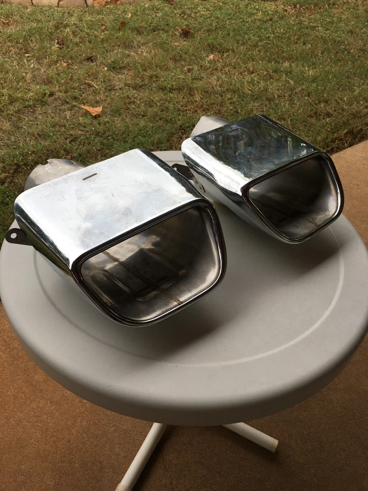 Jeep Cherokee Limited 2022 v6 3,2 L puntas de escape/fascia/difusor Mopar68388822AA Foto 4 de 4