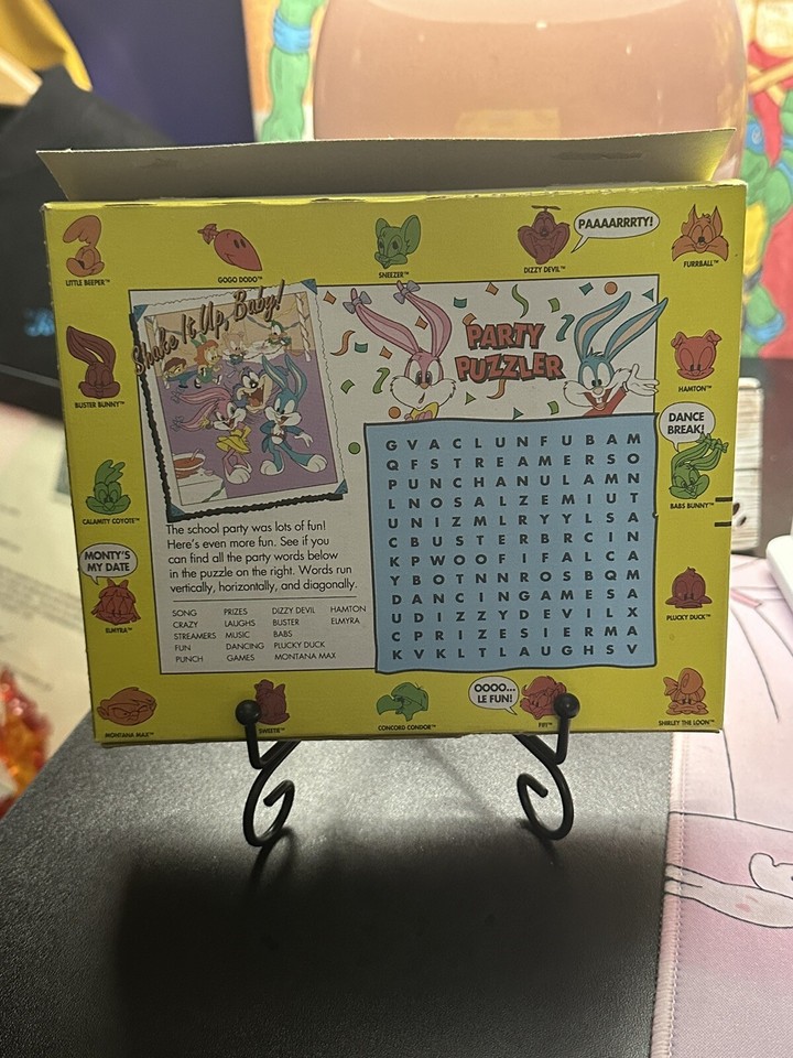 Tiny Toon Adventures Fruit Snack Box With Two SEALED Fruit Packs RARE