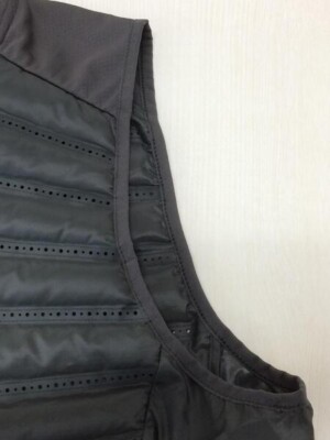 中古良品　GYAKUSOU NIKE AERLOFT ベスト 800フィル 中古良品 GYAKUSOU NIKE AERLOFT ベスト 800フィル - メルカリ