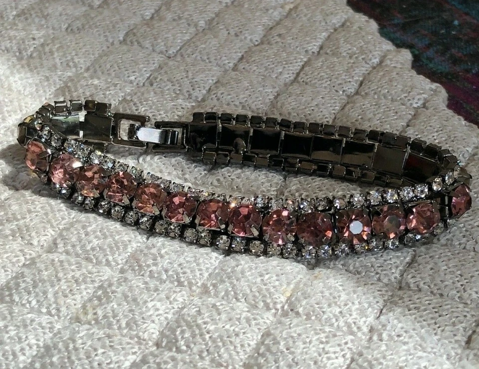 36cts Pink Crystal and Zircon Tennis Bracelet in White Gold Filled - Image 2 of 4