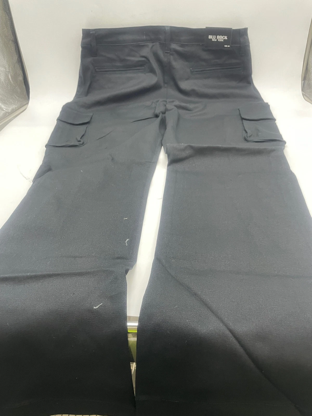 BLU ROCK NEW YORK BLACK STRETCH CARGO PANTS - SIZE: MEN 34 - BLACK