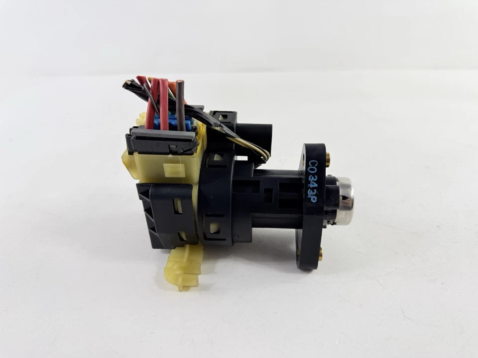 2000-2005 Chevrolet Monte Carlo Ignition Switch Lock Cylinder & Key OEM - Image 4 of 4