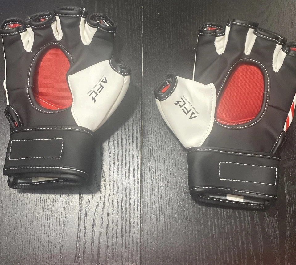 Guantes de competición Century Brave MMA - Talla L/XL - Nunca usados - Excelente estado Foto 2 de 4