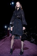RUNWAY. Gucci 2012 Midi Length Dress Size: US4, IT38