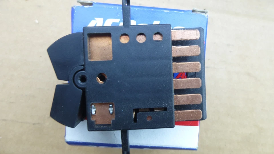 Interruptor de faros ACDelco D1590D 19245090 para Chevrolet P30 GMC P3500 1994-1999 Foto 3 de 4