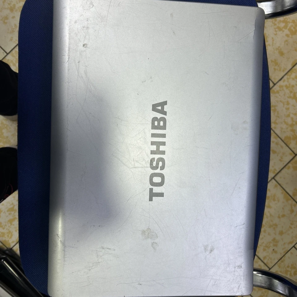 Toshiba CB30-B-103 13.3" (16GB, Intel Celeron, 2.16GHz, - Image 4 of 4