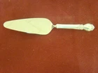 INTERNATIONAL BROCADE STERLING SILVER PIE SERVER NO MONOGRAM