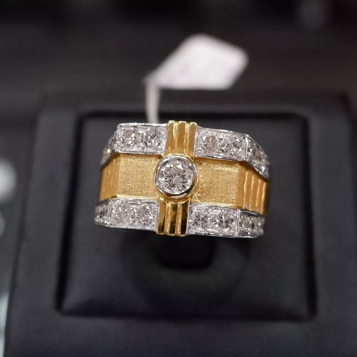 18K Yellow Gold Men's Diamond Ring 0.87ct 013905