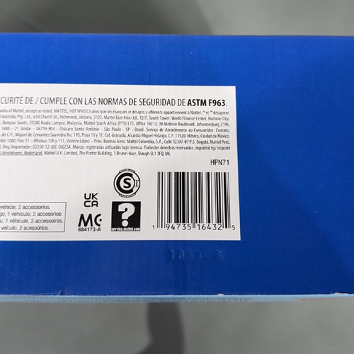 Hot Wheels Monster Truck Arena Smashers Mega-Wrex Vs. Crushzilla Takedown Plays - Picture 3 of 10