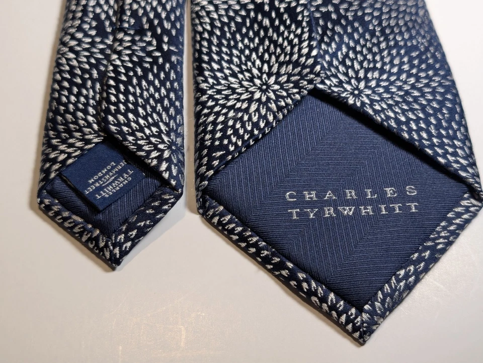 Striking CHARLES TYRWHITT London Mens Silk Tie Navy Blue Grey Floral Burst  EUC - Image 3 of 4