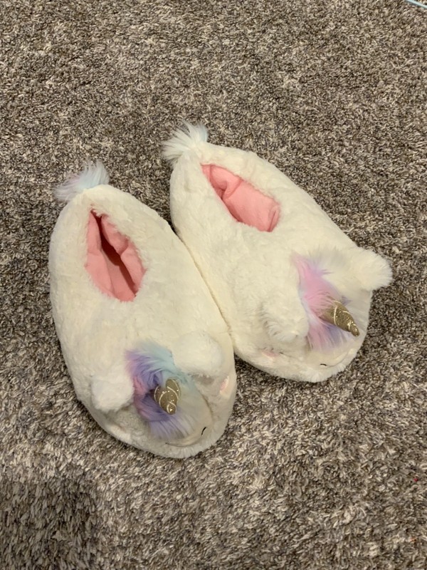 Girls Unicorn Slippers, Size 13/1
