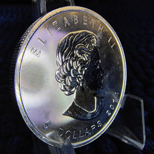 2014 Canada $5 Silver Maple Leaf - .9999 Fine Silver - 1 Troy oz. - BU - Picture 6 of 14