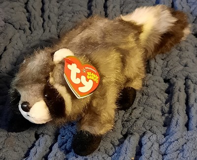 Ty Beanie Babies ''SNOOPS''  Adorable sneaky RACCOON   MWMTS  October 23, 2004
