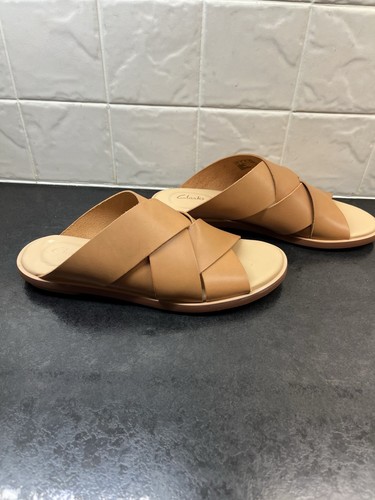 CLARKS WILLOW ART LEATHER SANDALS SIZE 4.5. BRAND NEW IN BOX. RRP £55.00. - Picture 3 of 7