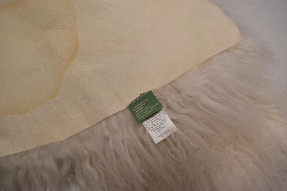 Genuine Lambskin Leather Rug Hide White 35" x 25.5" - Image 4 of 4