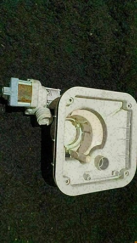 SMEG Dishwasher Sump Assembly & Drain Pump (S7).. - Picture 8 of 9