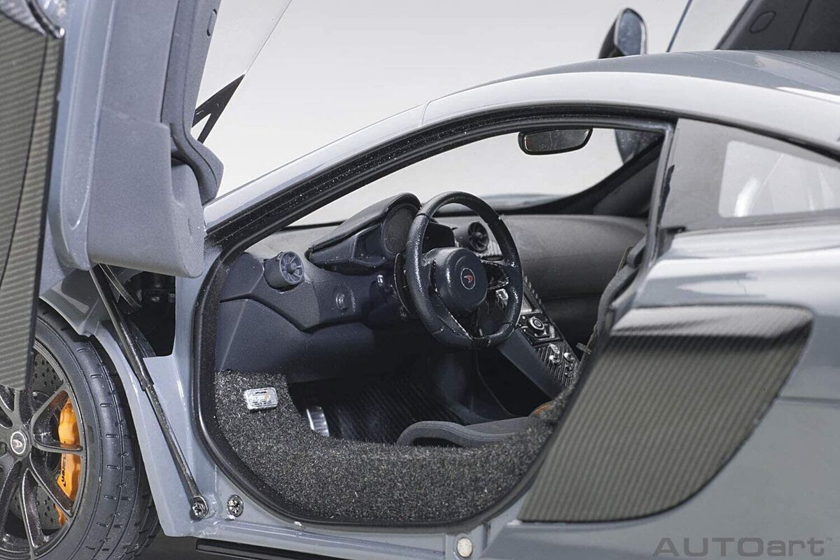 AUTOart Mclaren 675LT - Chicane Grey - 1:18 Scale Die-Cast AUTOart Mclaren 675LT - Chicane Grey - 1:18 Scale Die-Cast