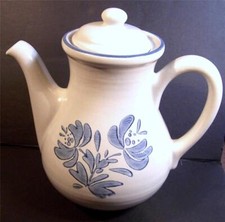 Pfaltzgraff Blue and White Yorktowne Coffee Pot Excellent Condition