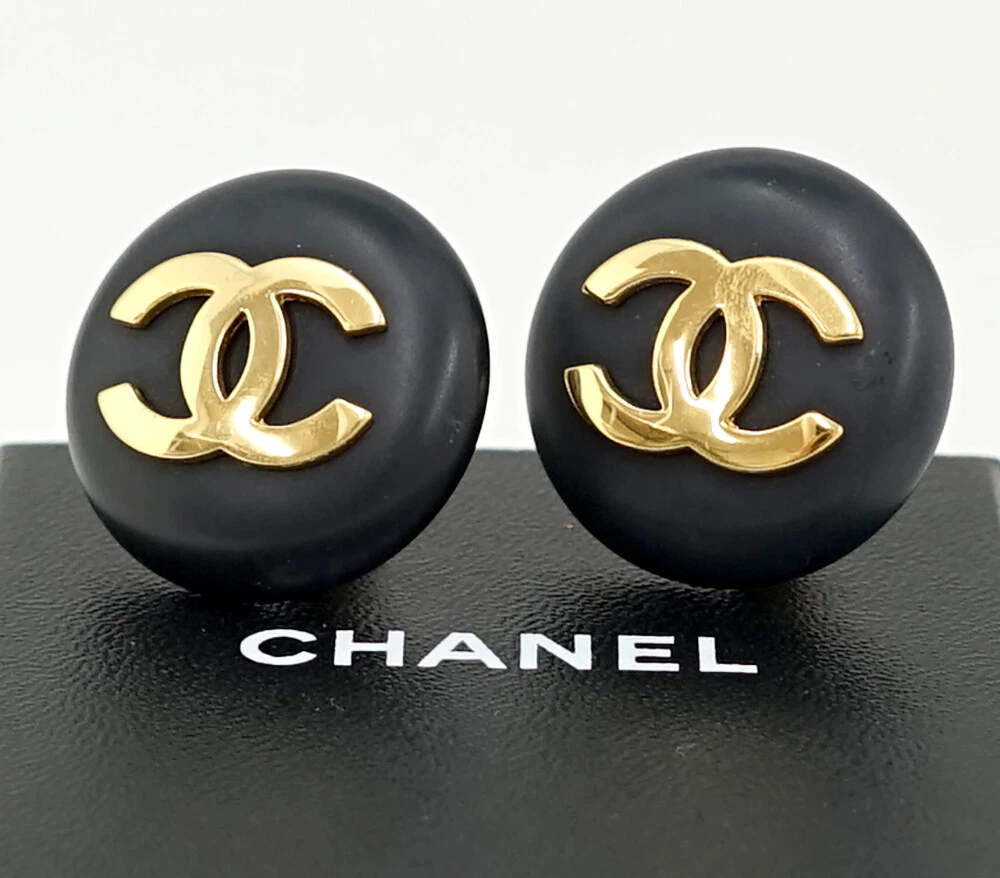 CHANEL CC Logos Black Round Earrings Gold Tone 24 Auth w/Box USED#220617