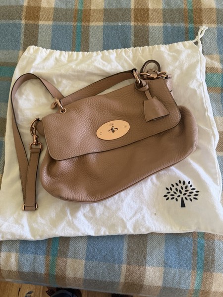 Mulberry Small Daria Hobo Beige Pebbled Leather Shoulder Bag w/ Lock & Dust Bag