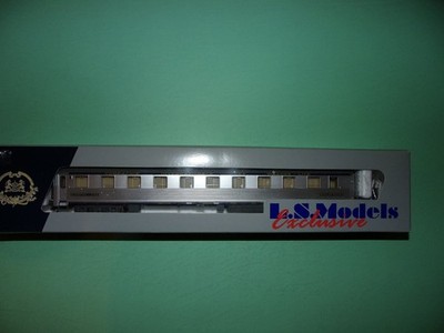 LS MODELS car beds TYPE P STAINLESS STEEL CIWL SNCF 49104 NEW and RARE