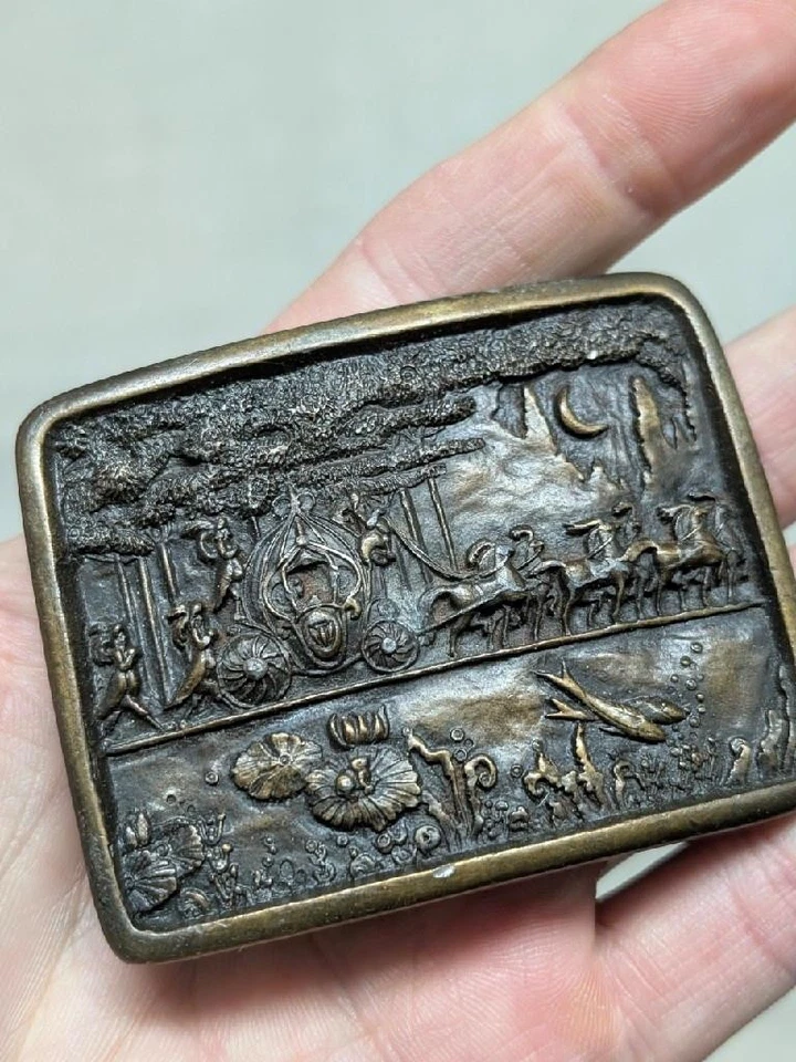 Cinturón vintage años 70 bucke Cenicienta cuento de hadas LATÓN MACIZO vaquero occidental Disney Foto 2 de 4