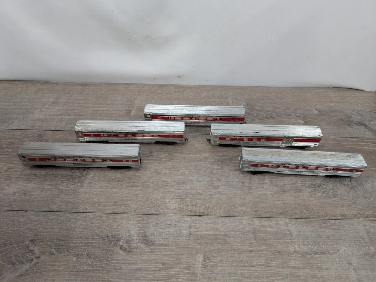Santa Fe Passenger In O Scale Model Railroad Passenger Cars for