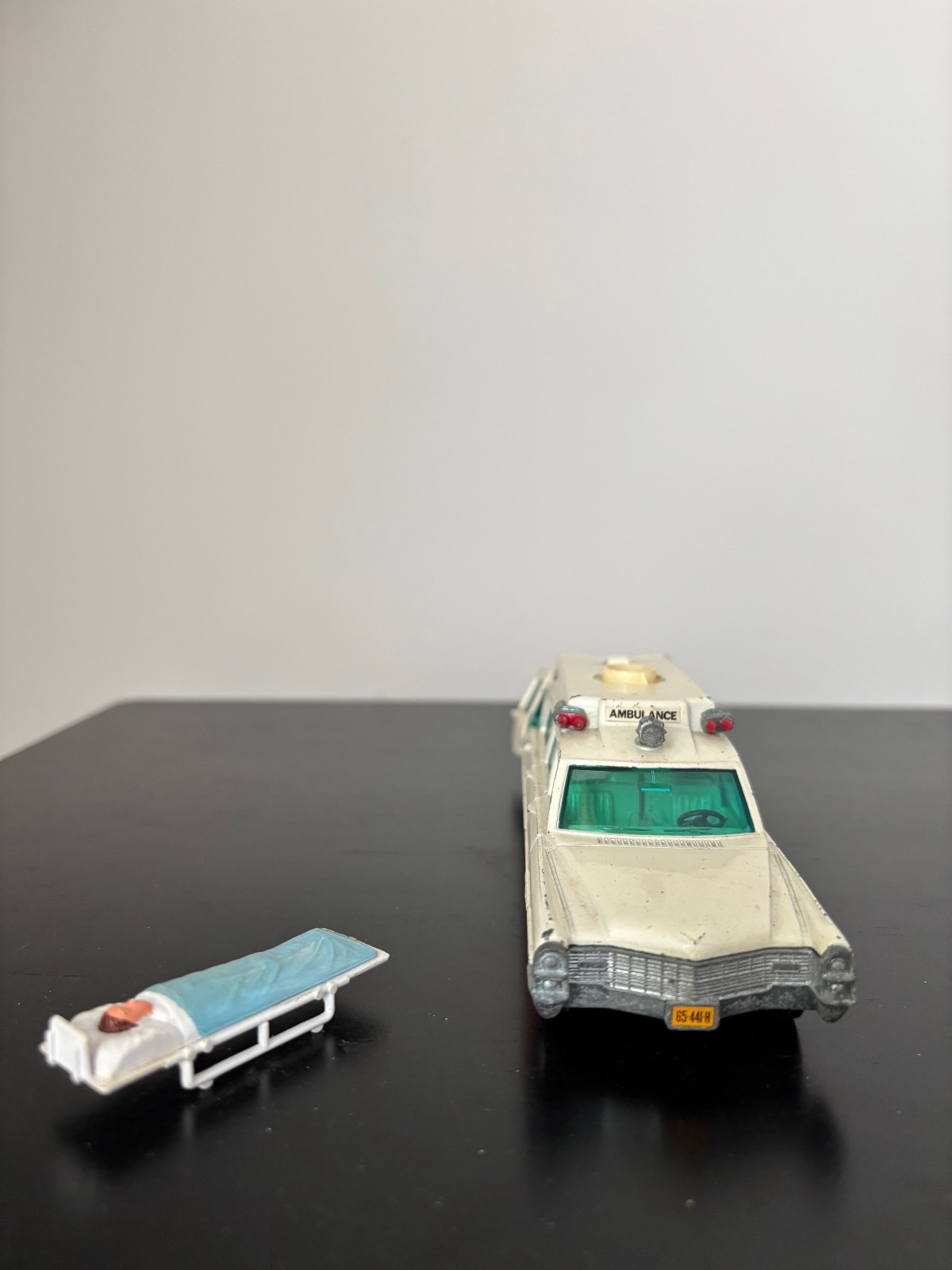 Dinky 267, Superior Cadillac Ambulance - Free Price Guide & Review