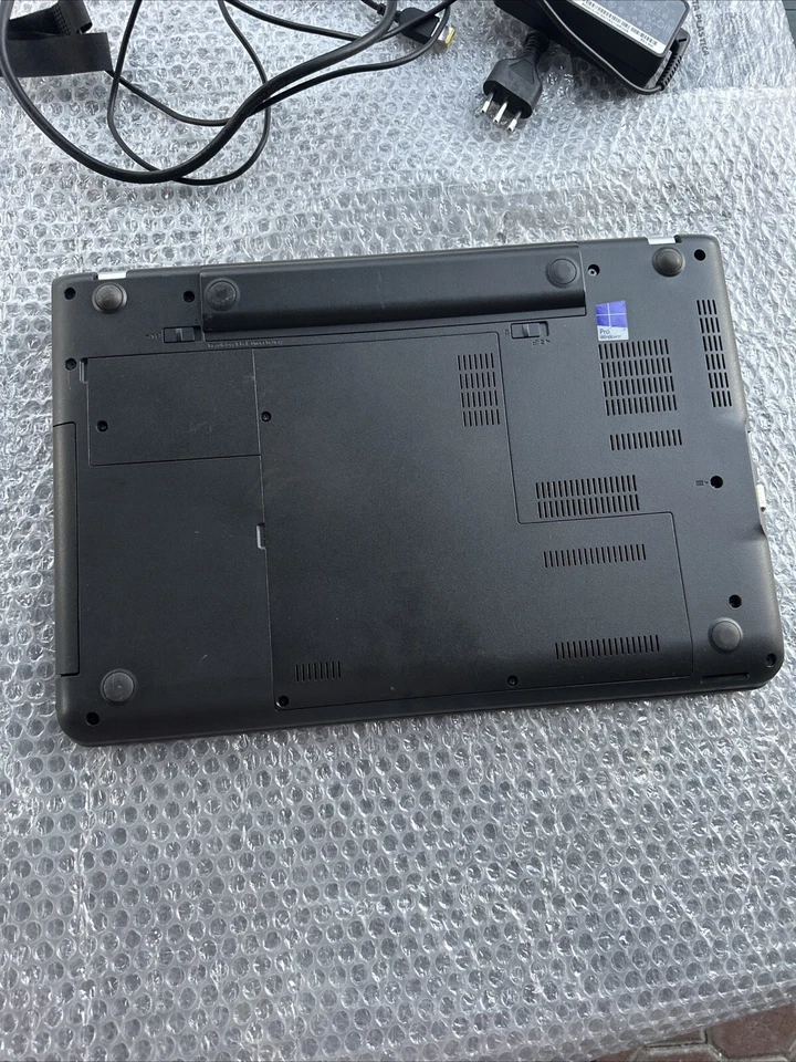 Lenovo ThinkPad E560 - i7-6500U - Radeon R7 2GB - RAM 16GB - SSD 500GB - Win 10 - Immagine 4 di 4