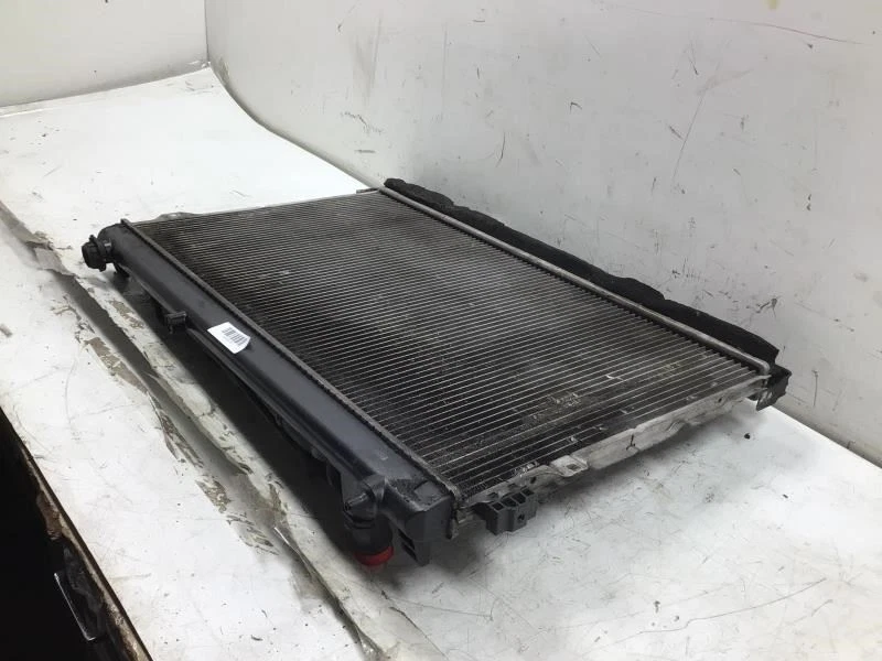 Kia Sedona 2010 radiador de 3,8 L 6 cilindros OEM+ Foto 2 de 4