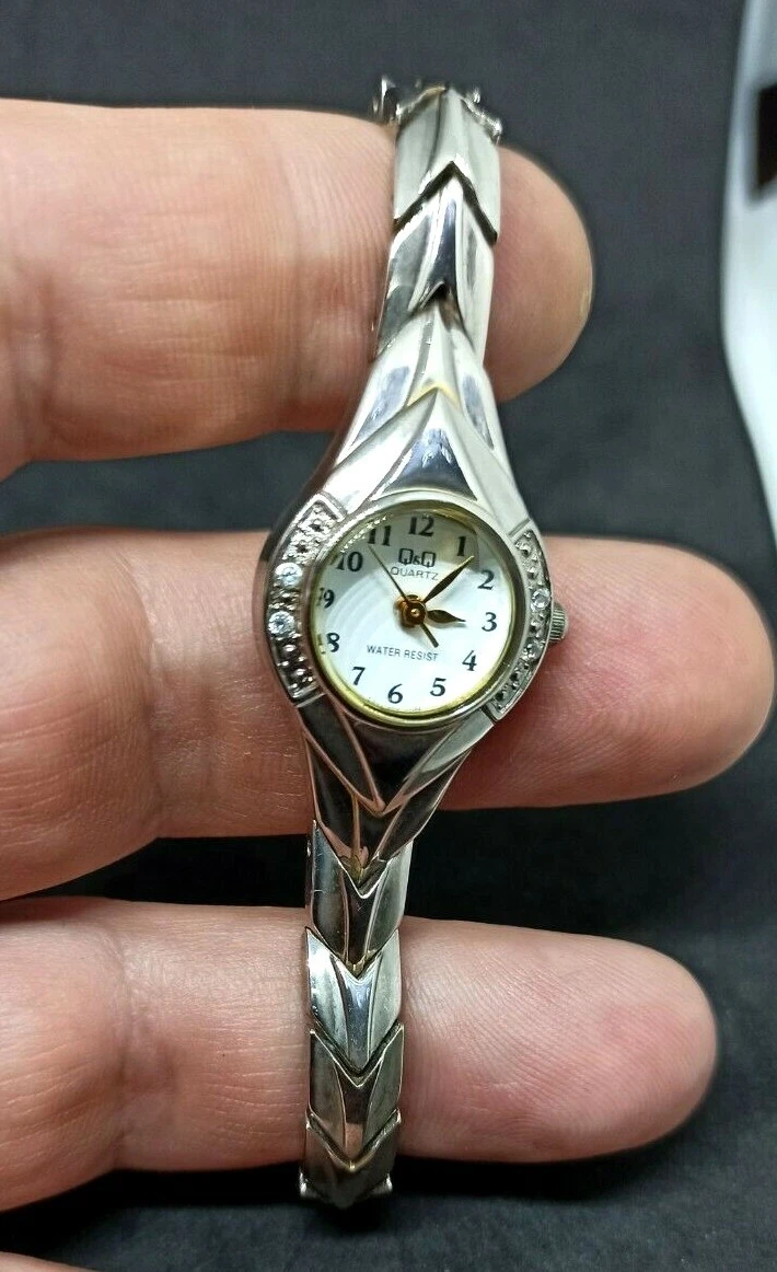 Q&q female shop watches