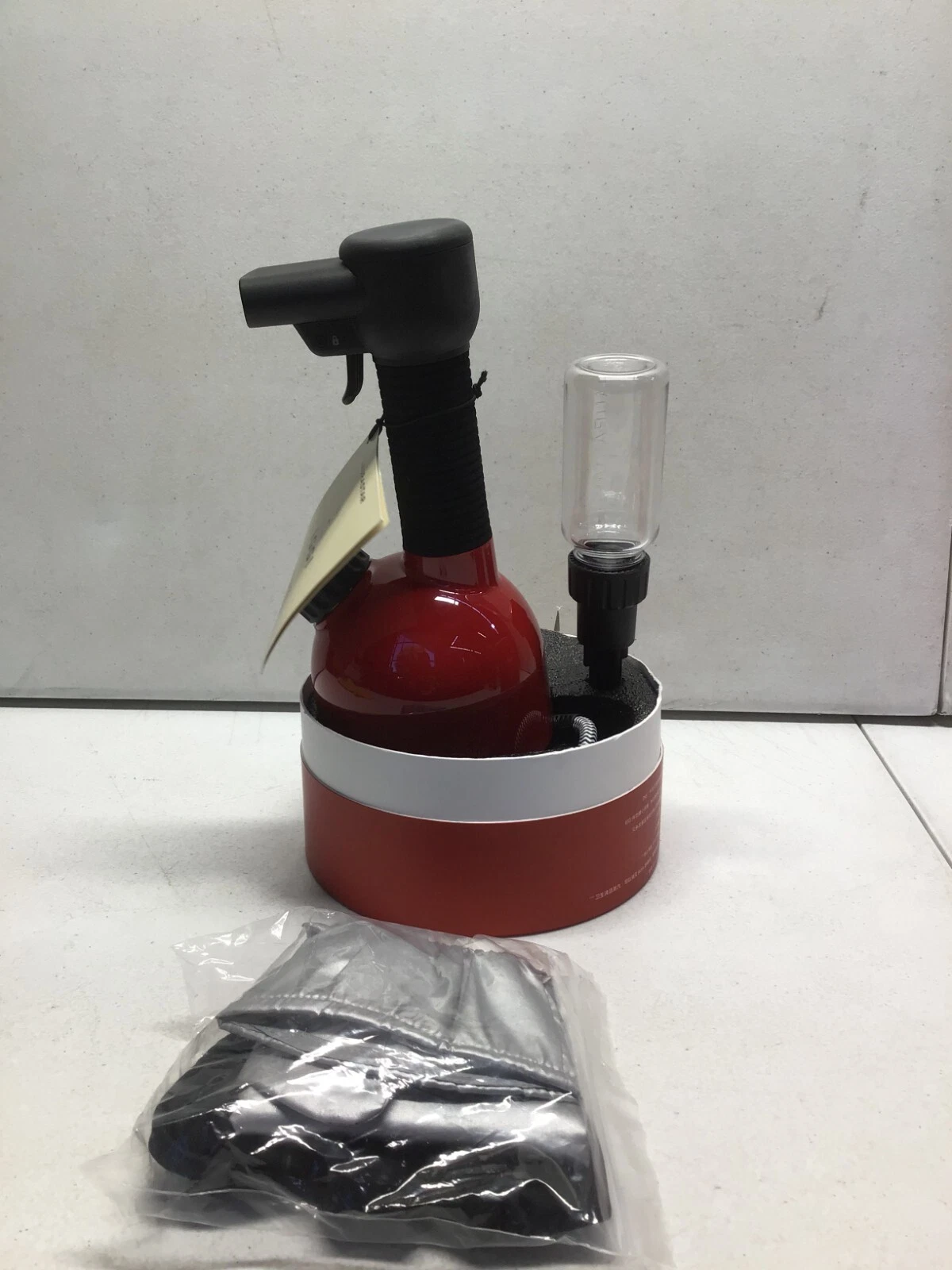 Laurastar IGGI Handheld Steamer in Intense Red