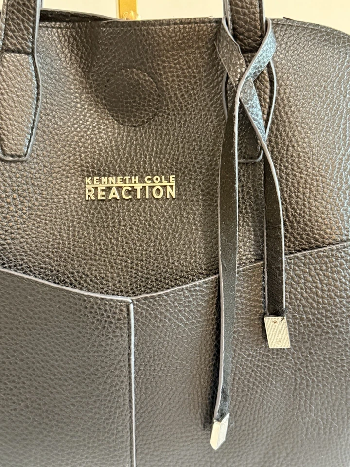 Bolso de Mano Kenneth Cole Reaction Mediano de Cuero Negro y Azul Como Nuevo Foto 3 de 4