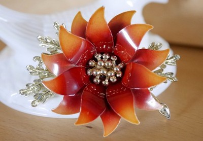 Mid Century CORO Blüten Brosche, Email, Anstecknadel 7 cm, gemarkt