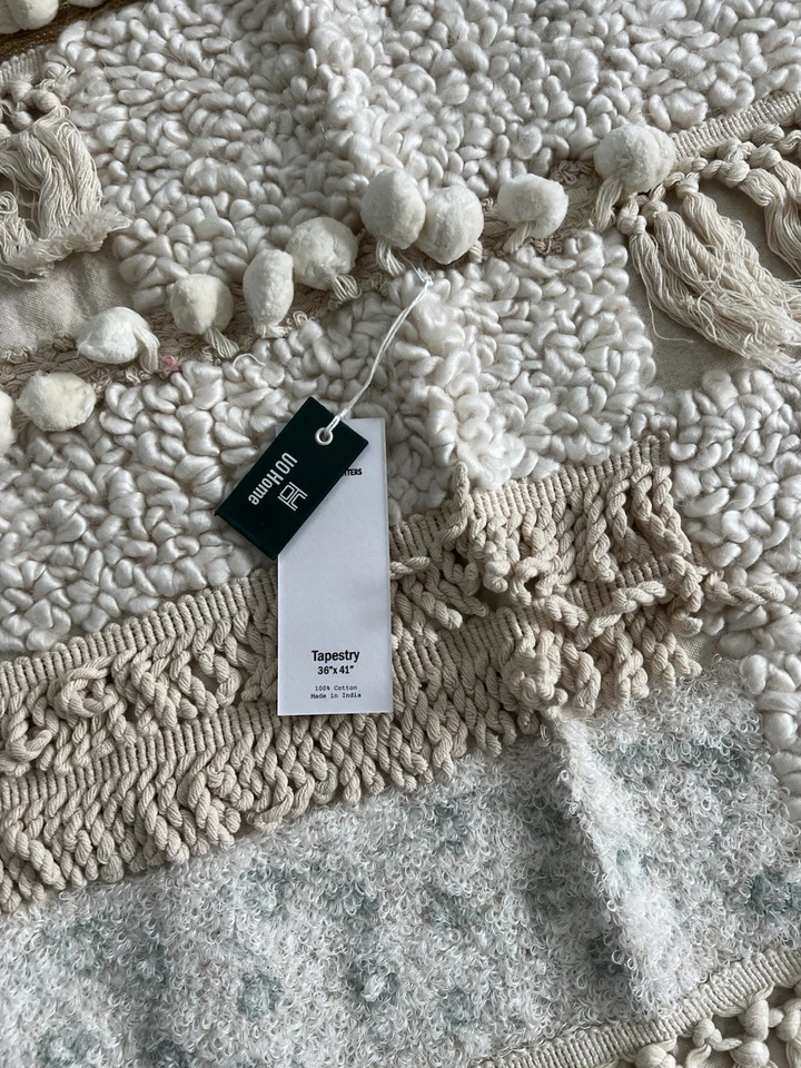 *NUEVO* Tapiz texturizado para árbol de Navidad Urban Outfitters Foto 4 de 4