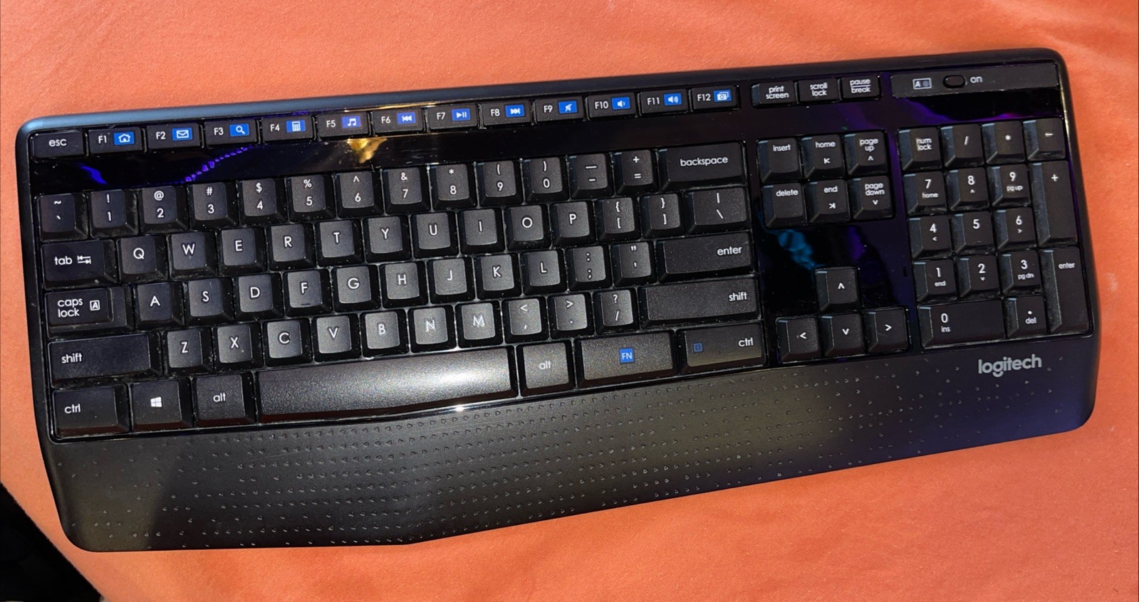 Logitech K345 Wireless Keyboard Full-Size w Palm Rest Quiet 