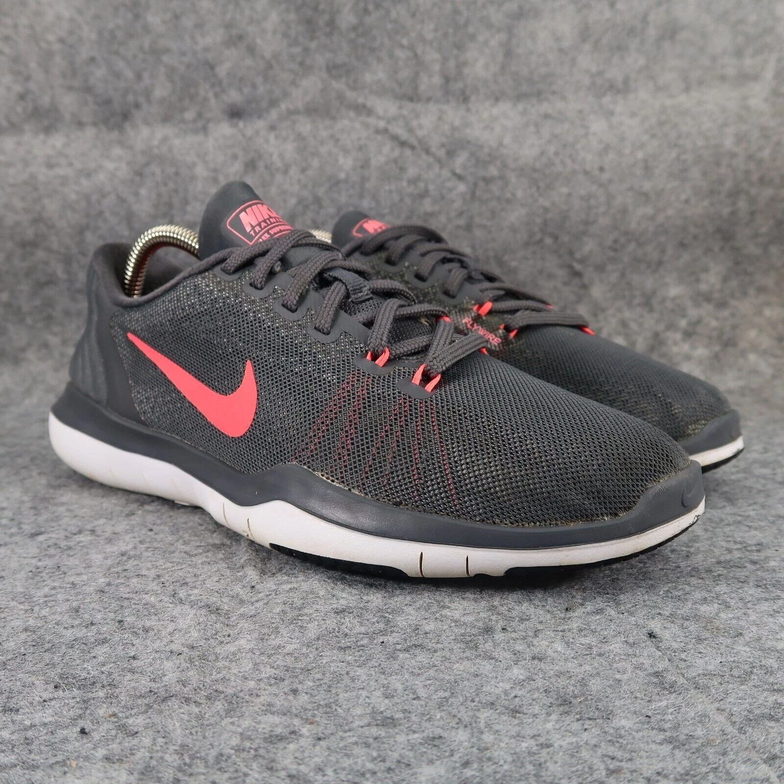 Chaussures Nike Femme 8,5 Baskets Athletic Flex Supreme TR 5 Trainer Running Gris