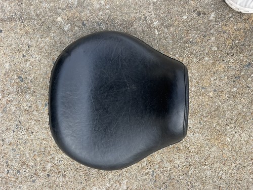 847 A YAMAHA ROADSTAR XV 1700 2004 OEM FRONT SEAT - Bild 2 von 4
