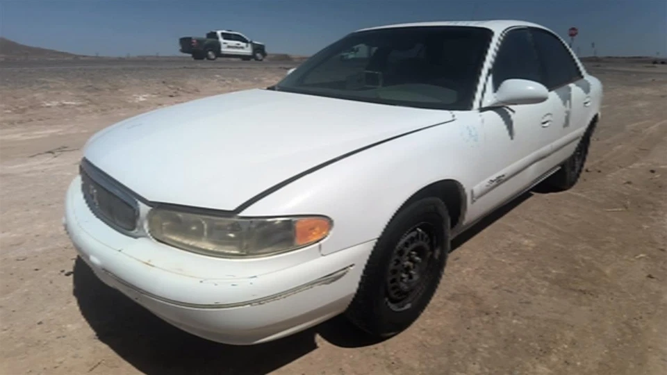 Used Front Right Door Window Regulator Front fits: 2000 Buick Century Front Righ - Image 4 of 4