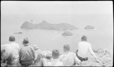 Lord Howe Island Six unidentified people sitting on a cliff lookin - Old Photo