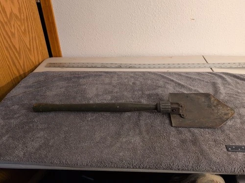 VINTAGE 1945 WW2  US Military AMES 1945 Entrenching Tool Folding Shovel