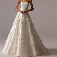 Strapless Princess Satin Wedding Dress Chic Flower Appliques bride Gown No shawl