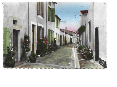 17 ILE DE RE LES PORTE LA VENELLE AUX FLEURS