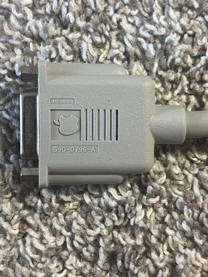 Vintage Apple Computer Part - 590-0796-A - HDI-45 to DB-15 Video Adapter Cable - Image 4 of 4