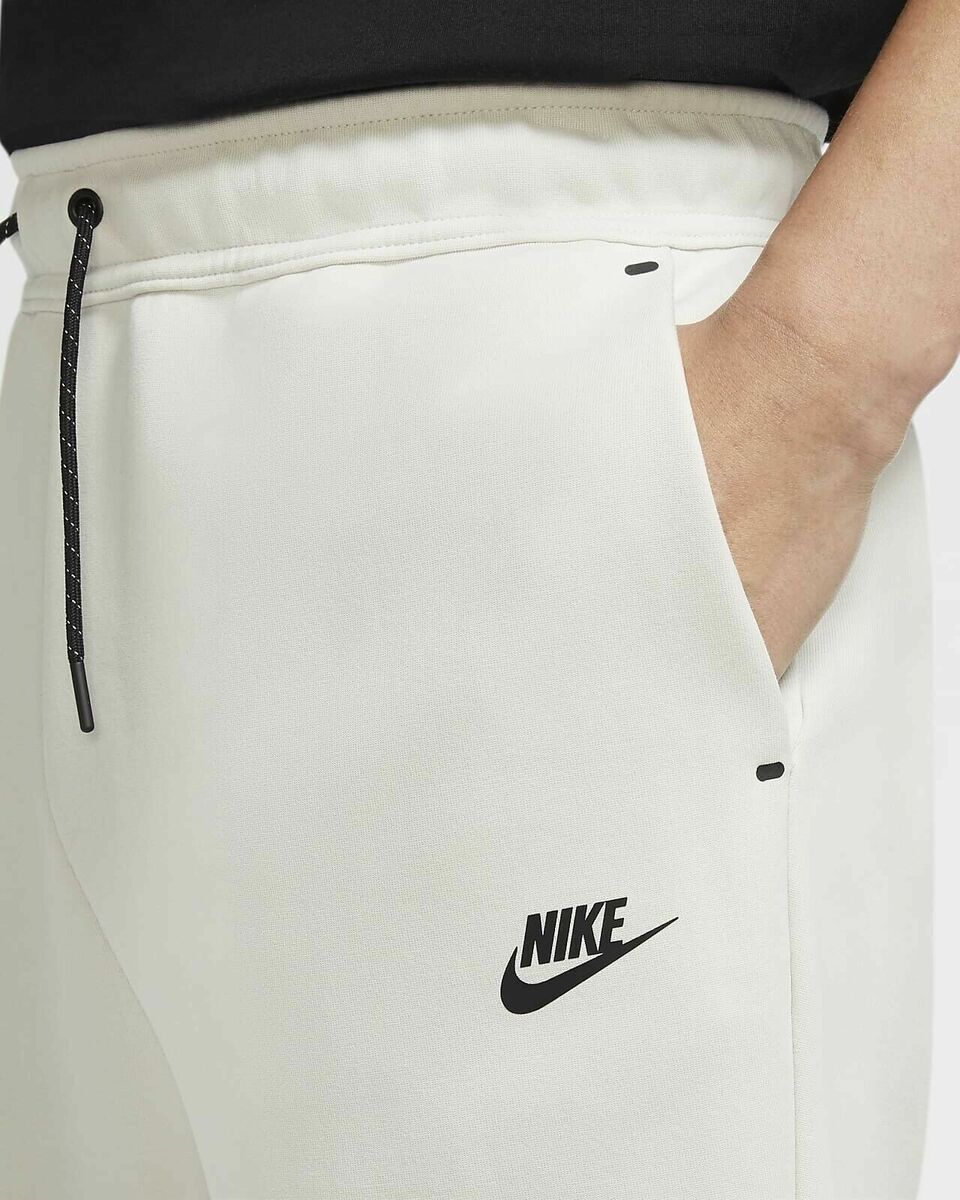 Nike Sportswear Tech Fleece Shorts Light Bone Black CU4503 Nike Sportswear Tech Fleece Shorts Light Bone Black CU4503