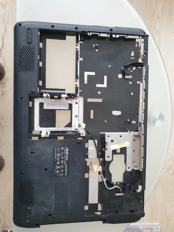 Asus X70 Gehäuse Unterteil & Palmrest - Bild 4 von 4