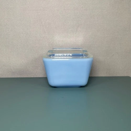 Vintage Pyrex Delphite Blue Refrigerator Dish #501 with Lid | Canada Fridgie